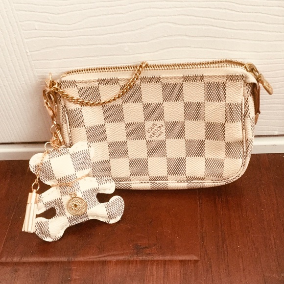 Louis Vuitton Handbags - 🍒authentic Louis Vuitton mini pochette azur
